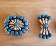 Vintage Authentic Native American Turquoise And Silver Dog Collar. 4 small