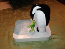 Frog And Penguin Backward Kiss 1 small