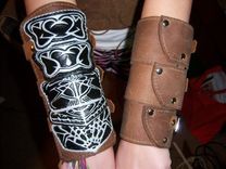 Assassins Creed 1 Bracer Set 1 small