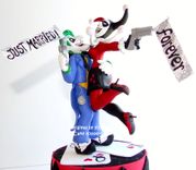 The Joker And Harley Quinn Wedding Cake Topper 1 small