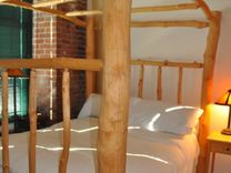 Sugar Maple Queen-Sized 4-Poster Canopy Bed 2 small