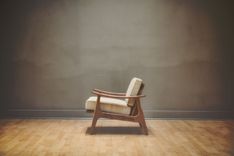 Mid Century Modern Upholstered Lounge Chair 1 small