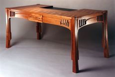 Figured Mahogany Executive Desk With Inlays 1 small