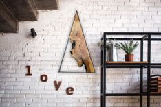 Billy - Maple Wood Clock - Natural - Live Edge - Minimalistic - Triangle 1 small