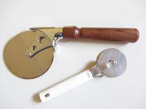 Ultimate Pizza Cutter With Bolivian Rosewood Handle 2 small