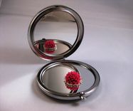 Double-Sided Compact Mirror With Vines In Red Design 1 small