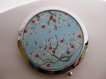 Double-Sided Compact Mirror With Cherry Blossom Sky Design 1 small