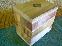 Wooden Trinket Box With Diamond-Shaped Inlay 3 small