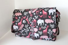 Messenger Bag With Deluxe Changing Pad 1 small