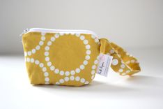 Mini Gusseted Messy Bags (Snack Bags) - Yellow Pearl Bracelet 1 small