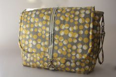 Messenger Bag With Deluxe Changing Pad 3 small