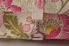 Messenger Bag With Deluxe Changing Pad 3 small