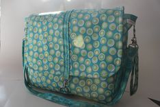 Messenger Bag With Deluxe Changing Pad 4 small
