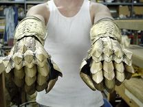 Chronicles Of Riddick Gauntlets 5 small