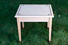 End Table With Contrasting Feet And Inlay 2 small