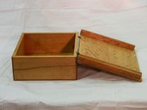 Keepsake Box Old World Style In Cherry 2 small