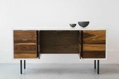 Deskenza - White Lacquer And Walnut 1 small