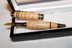 Classic Elite Fountain Pen - Curly Maple 1 small
