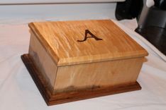 Jewelry / Keepsake Box - Curly Maple / Walnut 1 small