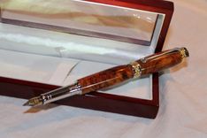Amboyna Burl Majestic Fountain Pen 3 small