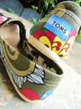 Hand Painted Toms "Fresh From The Garden: Lucky Number 7" Classic Canvas Slip-On Customs 5 small