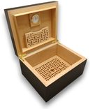 Handcrafted Humidor With Inlaid Family Crest. Hd75-1 Free Shipping 2 small