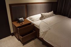 Black Walnut King Bed W/ Builtin Nightstands 4 small